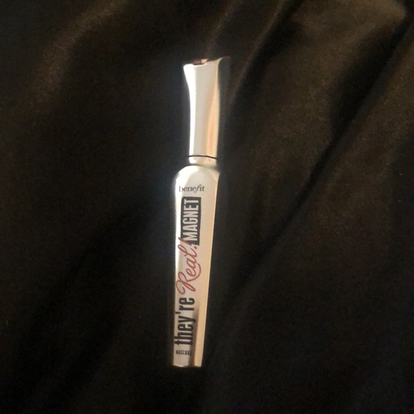 Benefit They're Real! Magnet Extreme Mascara - Picture 7 of 7